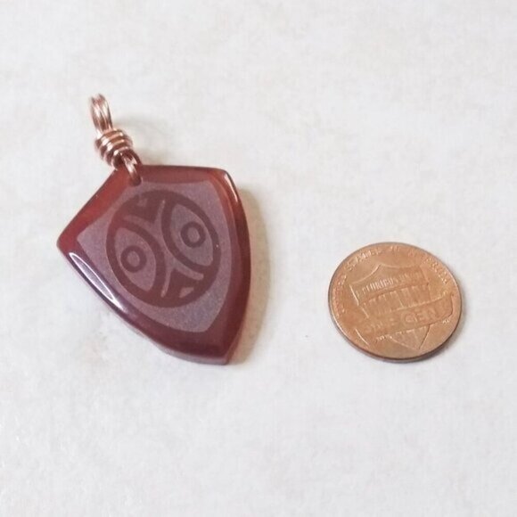 Masculine Russet Brown Agate Shield Pendant - Etched Tribal Design - Picture 4 of 9